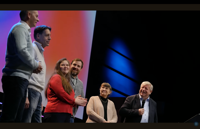 Tím Alexandra Barkóciho na pódiu